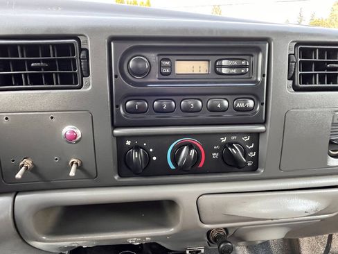 Used 2000 Ford F350 4x4 Regular Cab Super Duty image 10