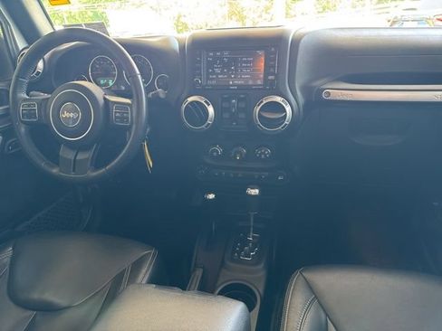 Used 2017 Jeep Wrangler Unlimited Sahara w/ Max Tow Package AWD/4WD image 26