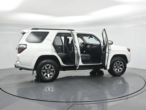 Used 2022 Toyota 4Runner TRD Off-Road Premium AWD/4WD image 5