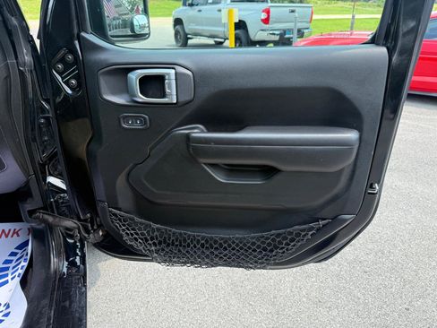Used 2020 Jeep Gladiator Sport w/ Quick Order Package 24S AWD/4WD image 30