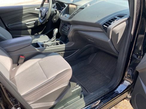Used 2019 Ford Escape SE image 21