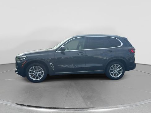 Used 2021 BMW X5 xDrive40i w/ Premium Package 3 AWD/4WD image 2