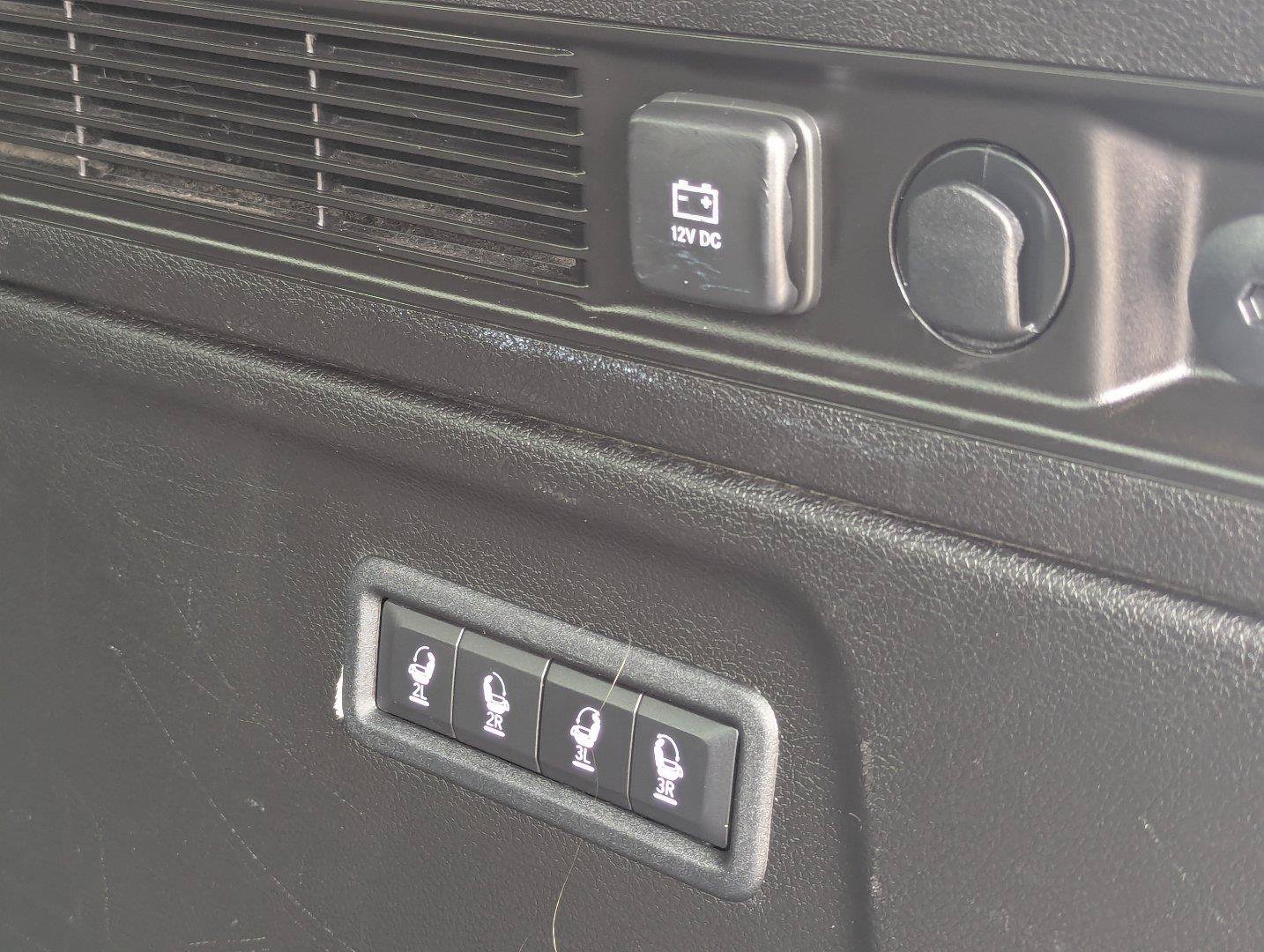 Used 2024 Jeep Wagoneer L Series II w/ Flexible Seating Group AWD/4WD image 39