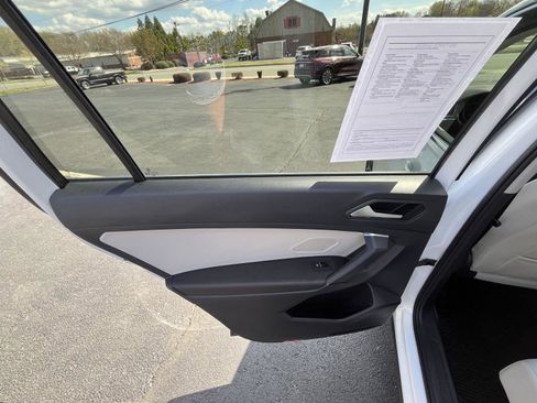 Used 2019 Volkswagen Tiguan SE w/ Panoramic Sunroof Package image 20