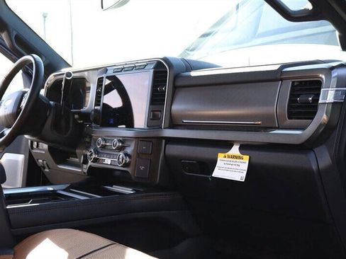 Used 2024 Ford F250 Platinum w/ FX4 Off-Road Package image 31