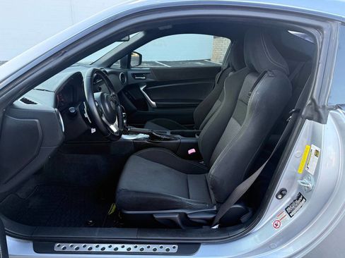 Used 2019 Toyota 86 image 10