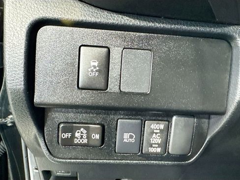 Used 2022 Toyota Tacoma TRD Sport AWD/4WD image 17