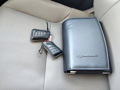 Used 2023 Lexus GX 460 Premium w/ Premium Plus Package image 24