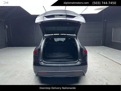 Used 2024 Tesla Model X image 40