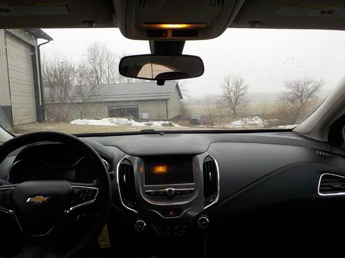 Used 2018 Chevrolet Cruze LT image 13