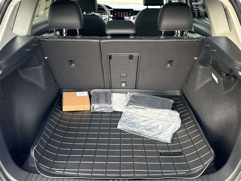 New 2026 Volkswagen Taos SEL image 25