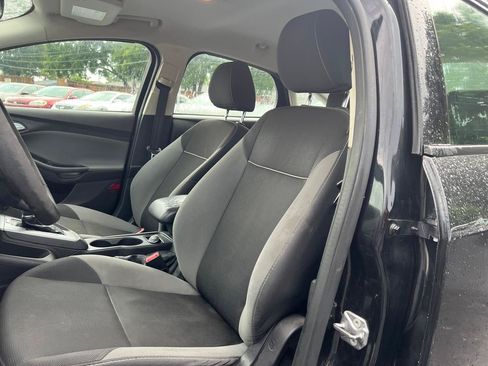 Used 2014 Ford Focus SE FWD image 19