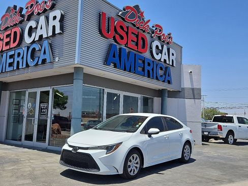 Used 2021 Toyota Corolla LE image 1