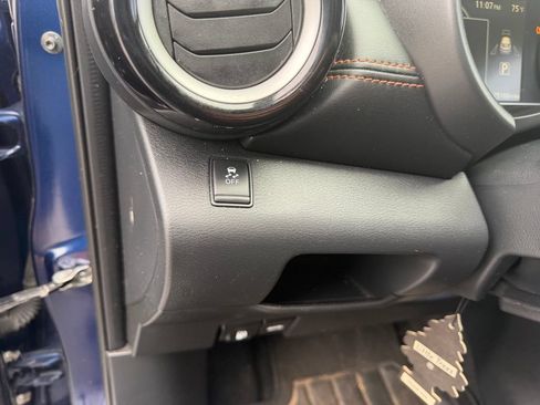 Used 2019 Nissan Kicks SR FWD image 14