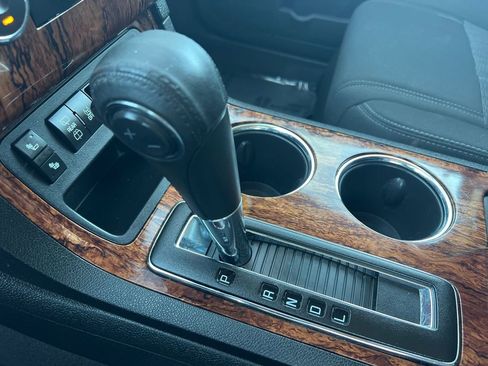 Used 2013 Chevrolet Traverse LT image 18