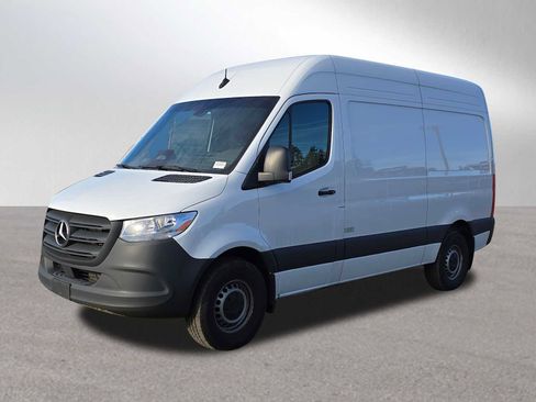 Used 2025 Mercedes-Benz Sprinter 2500 image 7