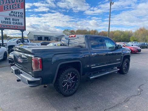 Used 2018 GMC Sierra 1500 SLT w/ Enhanced Driver Alert Package image 9