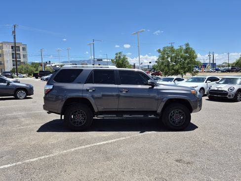 Used 2018 Toyota 4Runner SR5 Premium AWD/4WD image 6