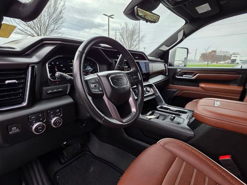 Used 2024 GMC Sierra 2500 Denali Ultimate image 12