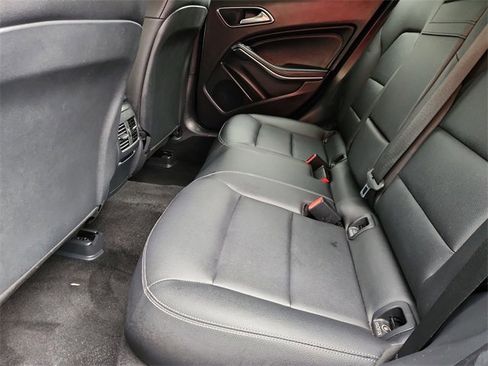 Used 2018 Mercedes-Benz GLA 250 4MATIC image 24