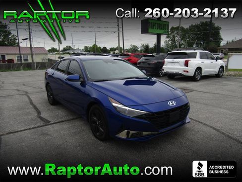 Used 2023 Hyundai Elantra SEL FWD image 1