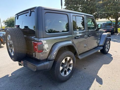 Used 2022 Jeep Wrangler Unlimited Sahara w/ LED Lighting Group AWD/4WD image 7