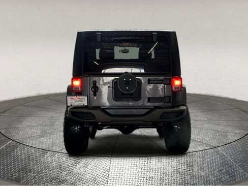 Used 2016 Jeep Wrangler Sahara image 7