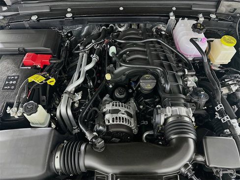 New 2025 Jeep Gladiator Sport image 18