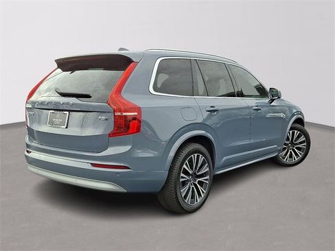Used 2022 Volvo XC90 T5 Momentum w/ Climate Package image 4