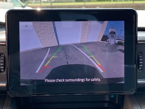 Used 2023 Ford Explorer XLT w/ Equipment Group 202A image 34