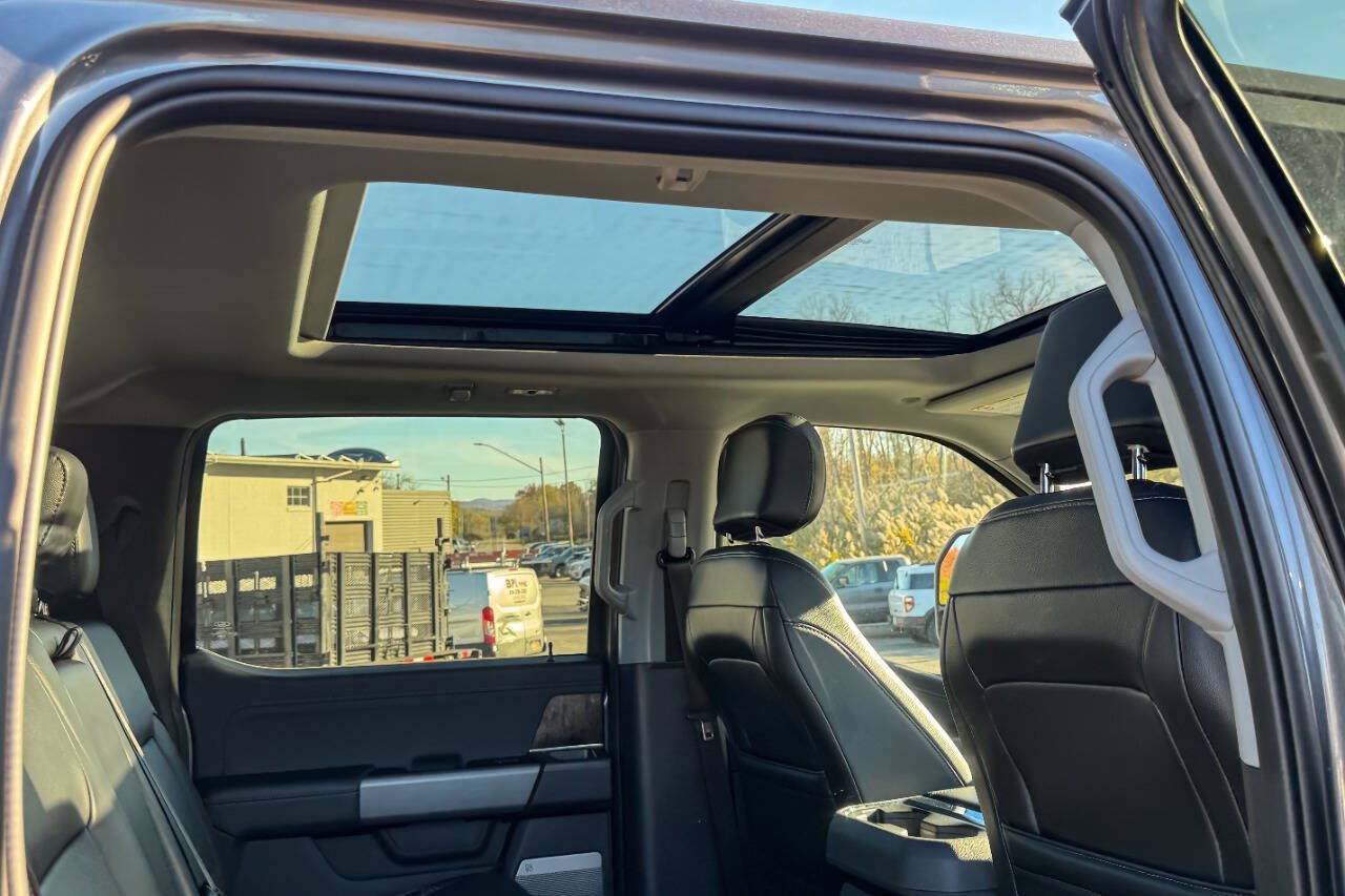 Used 2024 Ford F350 Lariat w/ Sport Appearance Package AWD/4WD image 19