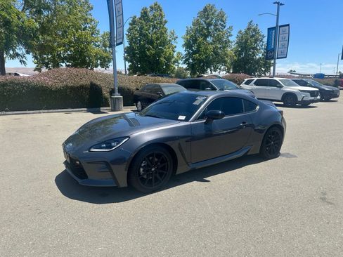 Used 2025 Toyota GR86 Premium w/ ALL Weather Mat Package (TMS) RWD image 5