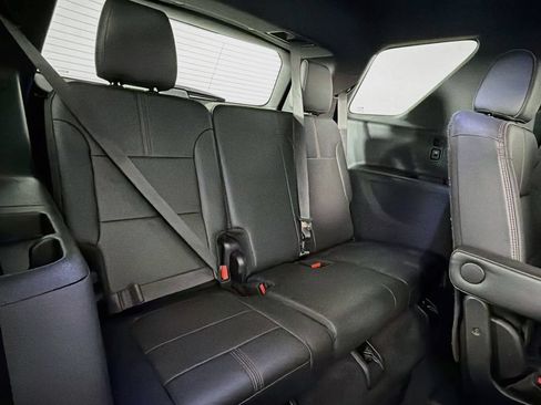Used 2023 Chevrolet Traverse RS AWD/4WD image 27