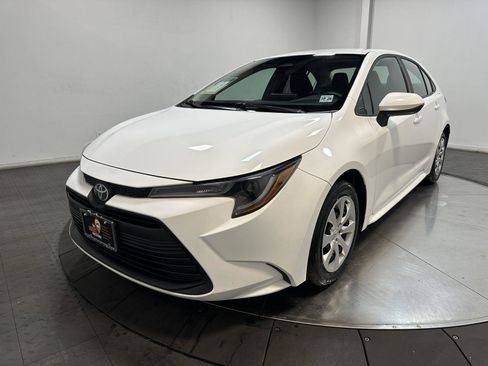 Used 2023 Toyota Corolla LE image 6