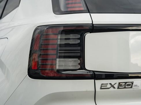 New 2026 Volvo EX30 Plus image 7
