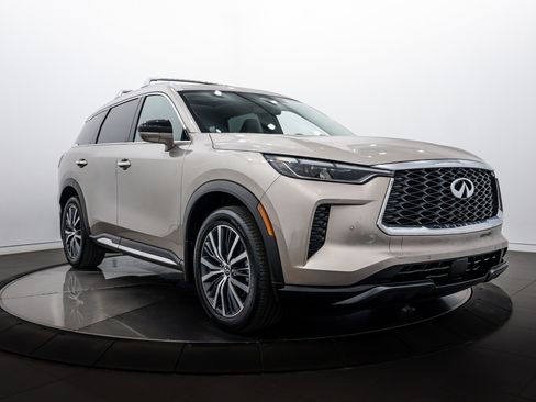 Used 2023 INFINITI QX60 Sensory w/ Vision Package image 2