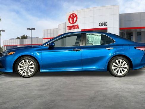 Used 2020 Toyota Camry LE image 8