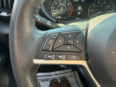 Used 2022 Nissan Kicks SR w/ Premium Package FWD image 28