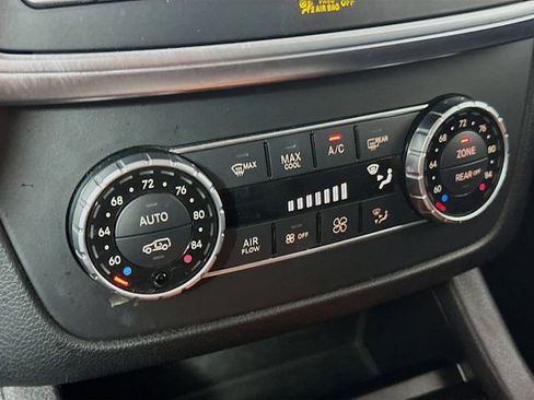 Used 2016 Mercedes-Benz GL 550 4MATIC image 17