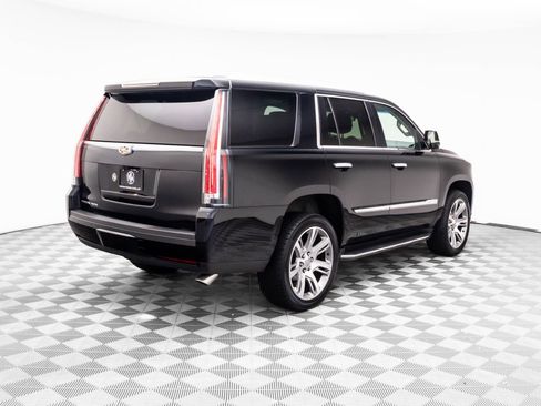 Used 2019 Cadillac Escalade Luxury image 9