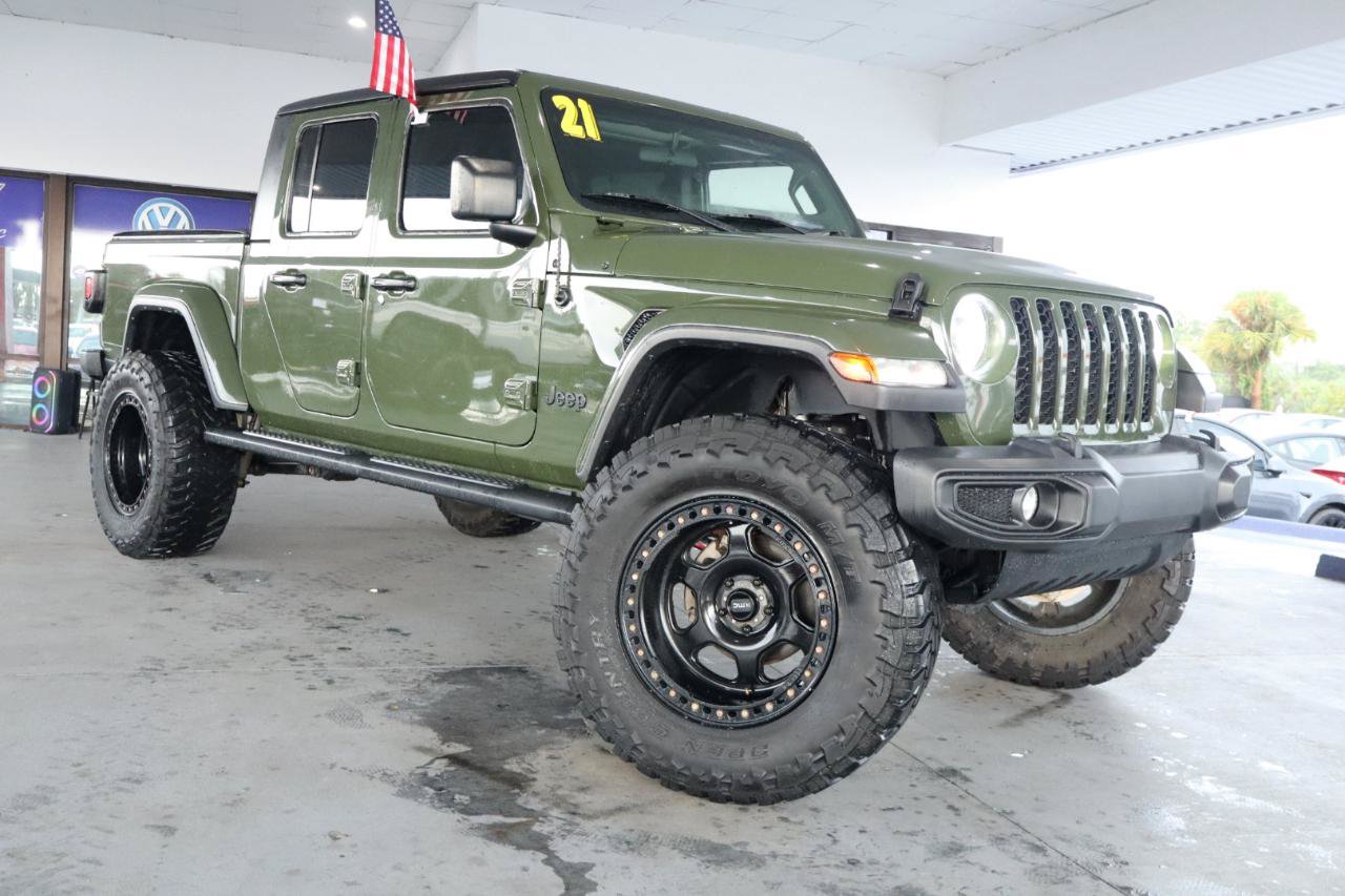 Used 2021 Jeep Gladiator Sport AWD/4WD image 3