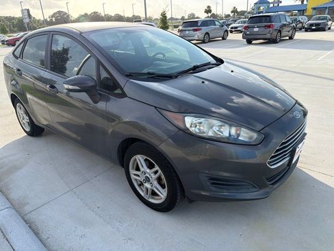 Used 2018 Ford Fiesta SE w/ Cold Weather Package FWD image 3