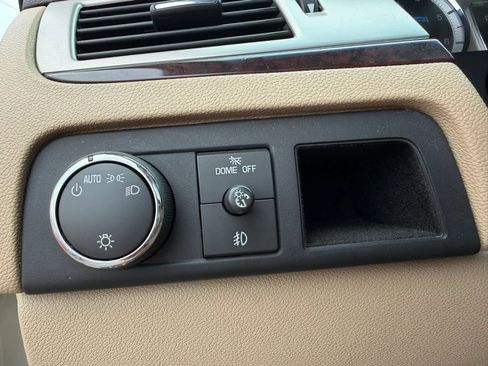 Used 2013 Cadillac Escalade Luxury AWD/4WD image 46