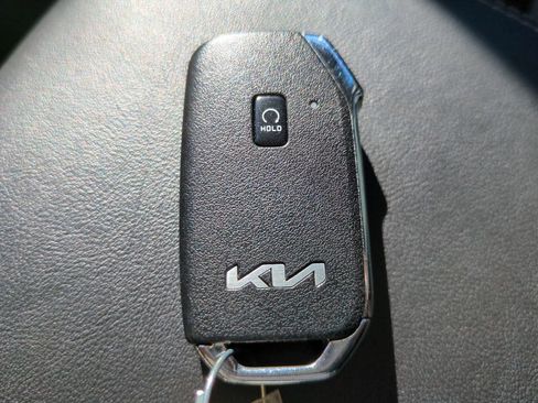 Used 2022 Kia Sorento S image 29