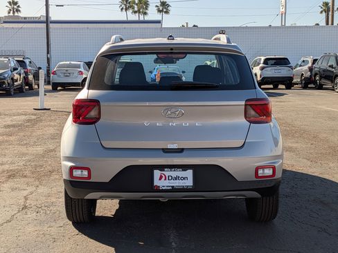 New 2026 Hyundai Venue SEL FWD image 3