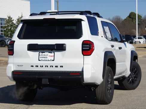 New 2026 Toyota 4Runner SR5 image 9