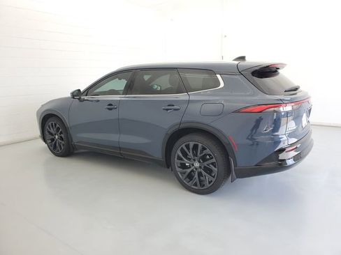 Used 2025 Toyota Crown Signia w/ Advanced Technology Package image 7