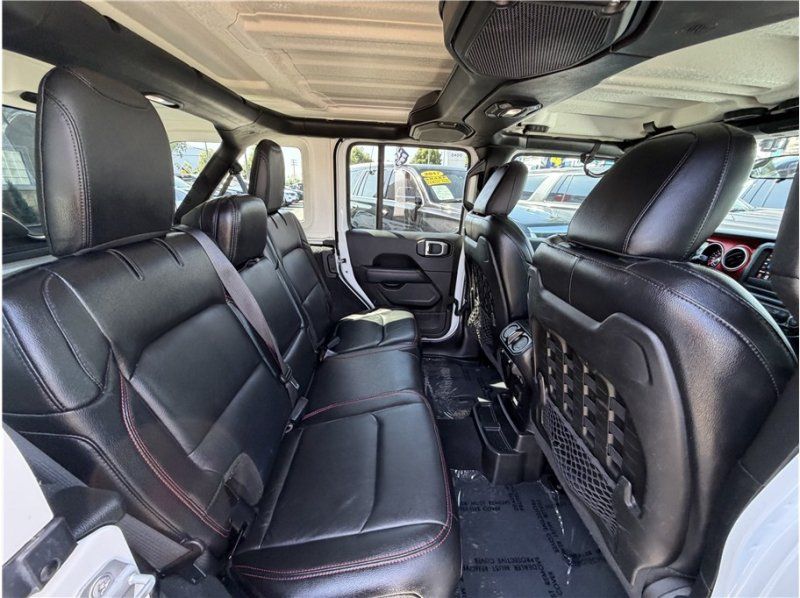 Used 2018 Jeep Wrangler Unlimited Rubicon AWD/4WD image 30