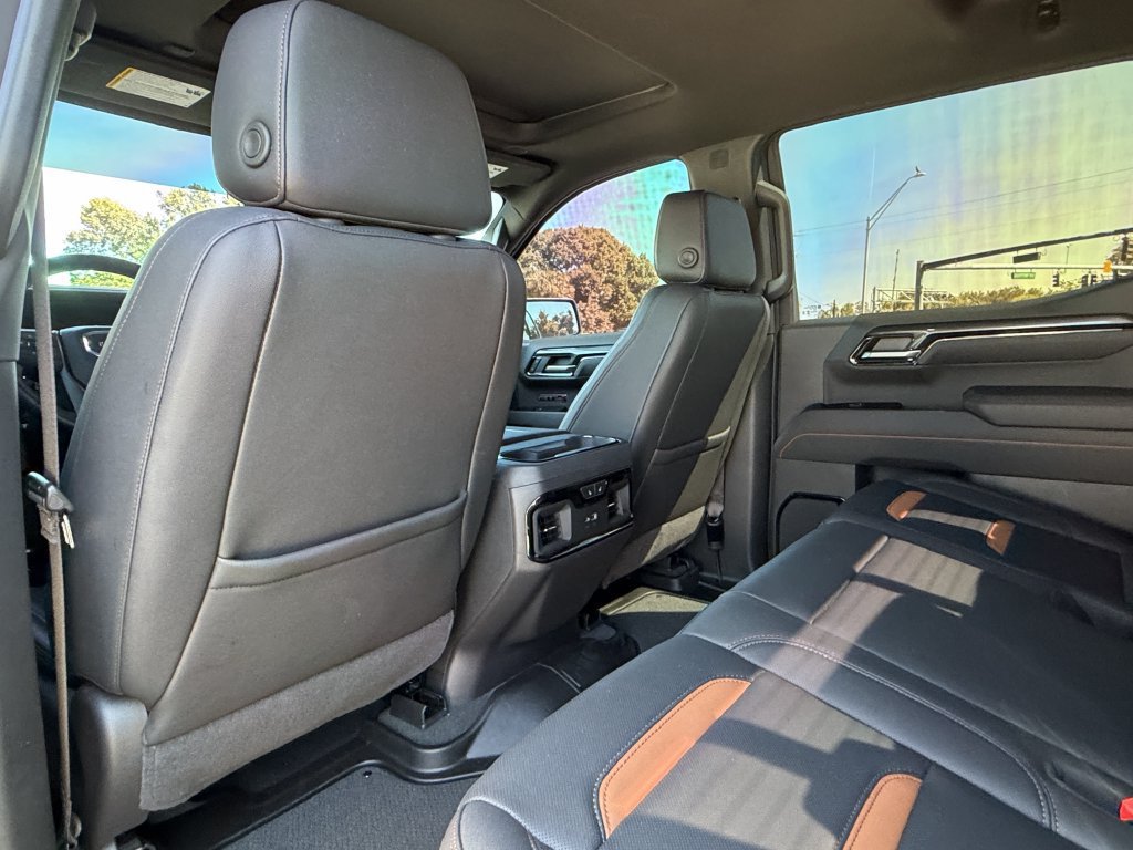 Used 2025 GMC Sierra 1500 AT4 w/ AT4 Premium Package AWD/4WD image 17