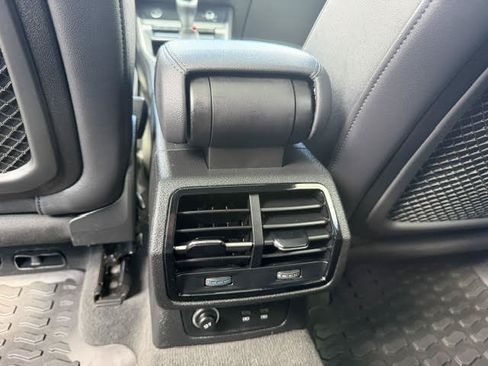 Used 2024 Audi Q3 2.0T Premium w/ Convenience Package AWD/4WD image 17